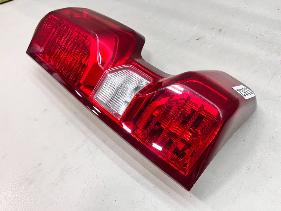 2020-2023 CHEVROLET SILVERADO 2500 3500 LH OUTER TAIL LIGHT OEM 85161936