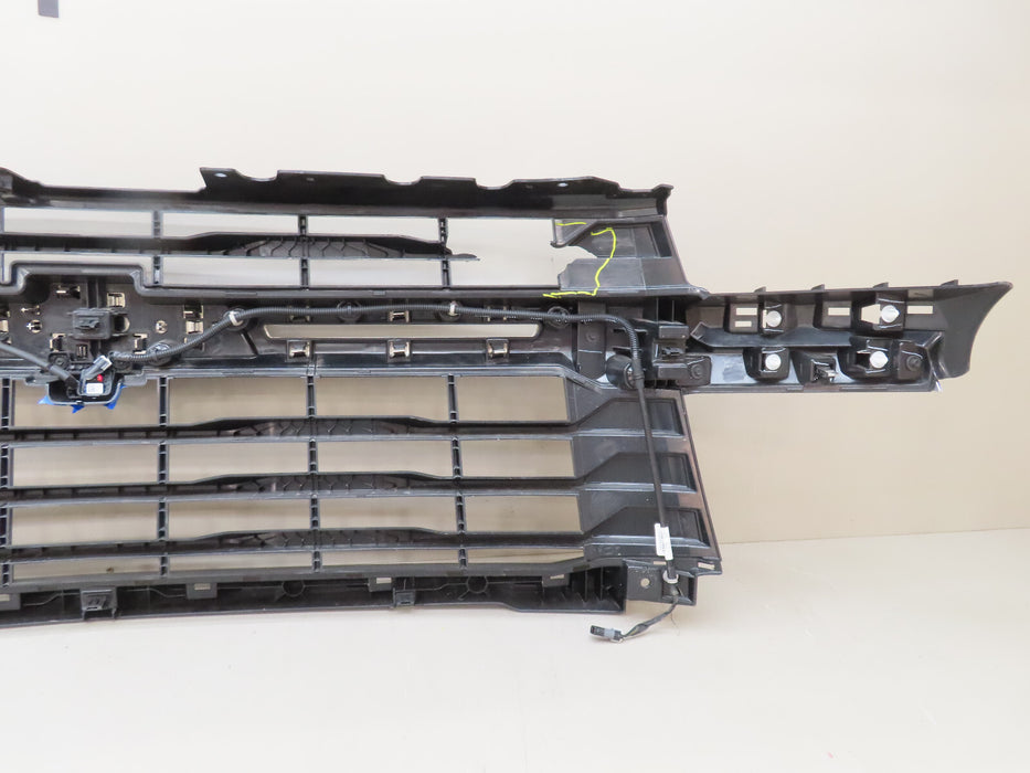 2024 CHEVROLET SILVERADO LT 2500 3500HD FRONT RADIATOR GIRLLE GRILL W/CAMERA OEM