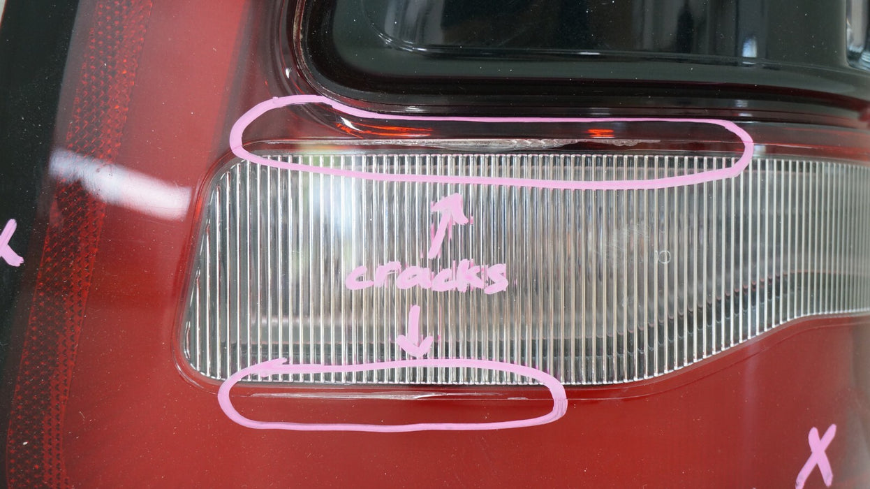 2019-2024 DODGE RAM 1500 REAR LEFT SIDE TAIL LIGHT OEM 55112993AD *CRACKED*