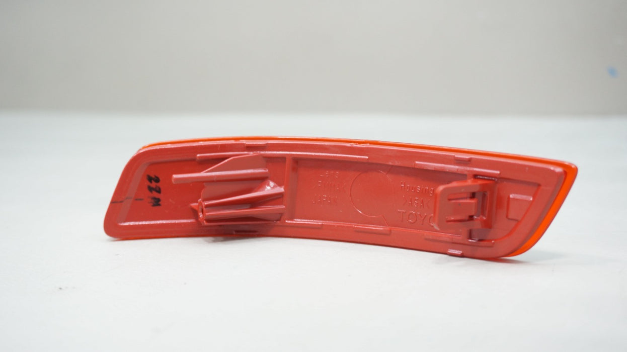 2013-2018 LEXUS ES GS REAR RIGHT PASSENGER SIDE BUMPER REFLECTOR 81910-30040 OEM