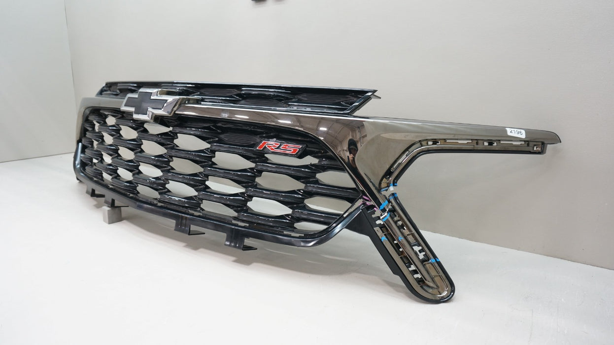 2024-2025 CHEVROLET TRAX RS FRONT BUMPER RADIATOR GRILLE OEM 42780278