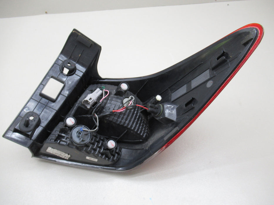 2018 - 2020 Subaru Crosstrek Outer Tail Light LAMP (LEFT/DRIVERS) OEM