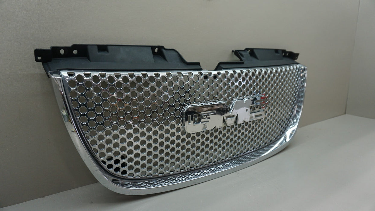2007-2014 GMC YUKON DENALI FRONT UPPER MAIN GRILLE 25891152 OEM