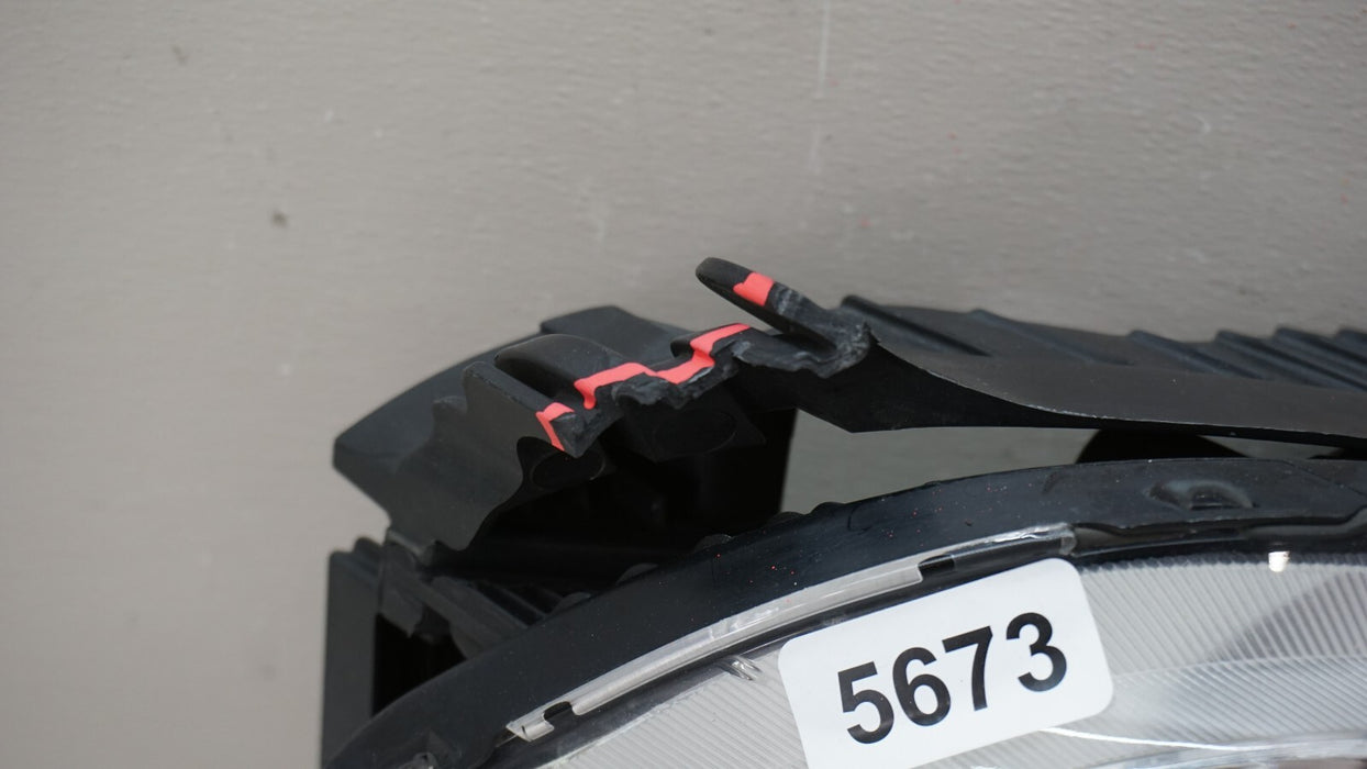 2011-2014 HYUNDAI SONATA RIGHT PASSENGER SIDE FOG LIGHT OEM 92202-3S/3Q