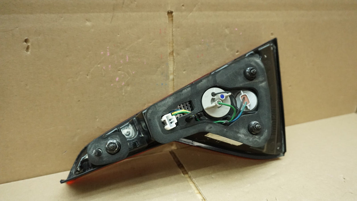 2015-2017 HYUNDAI SONATA LEFT DRIVER SIDE INNER TRUNK TAIL LIGHT HALOGEN OEM