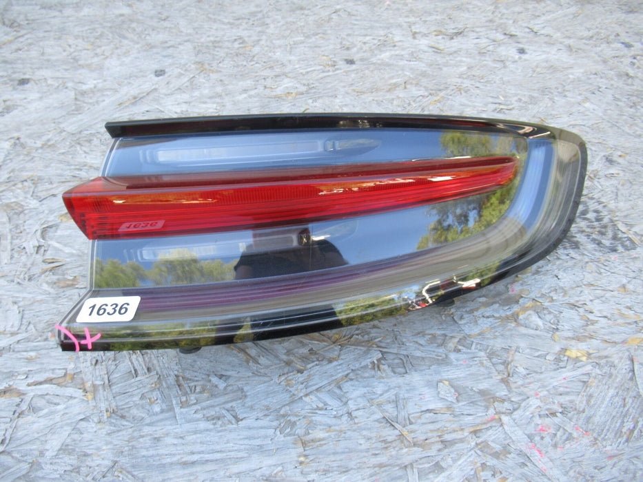 2019-2020 PORSCHE MACAN REAR RIGHT PASSENGER SIDE OUTER TAIL LIGHT LED OEM