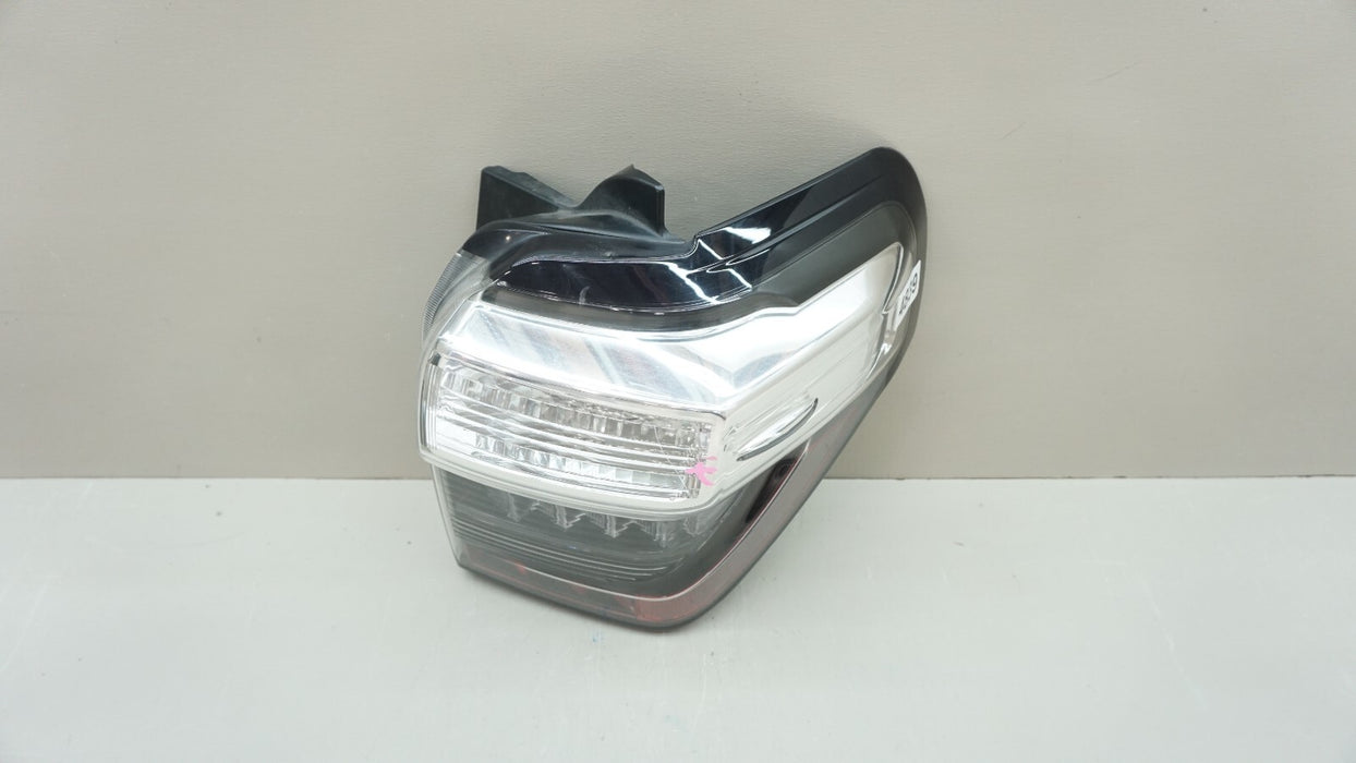 2014-2020 TOYOTA 4RUNNER FRONT RIGHT PASSENGER SIDE TAIL LIGHT OEM