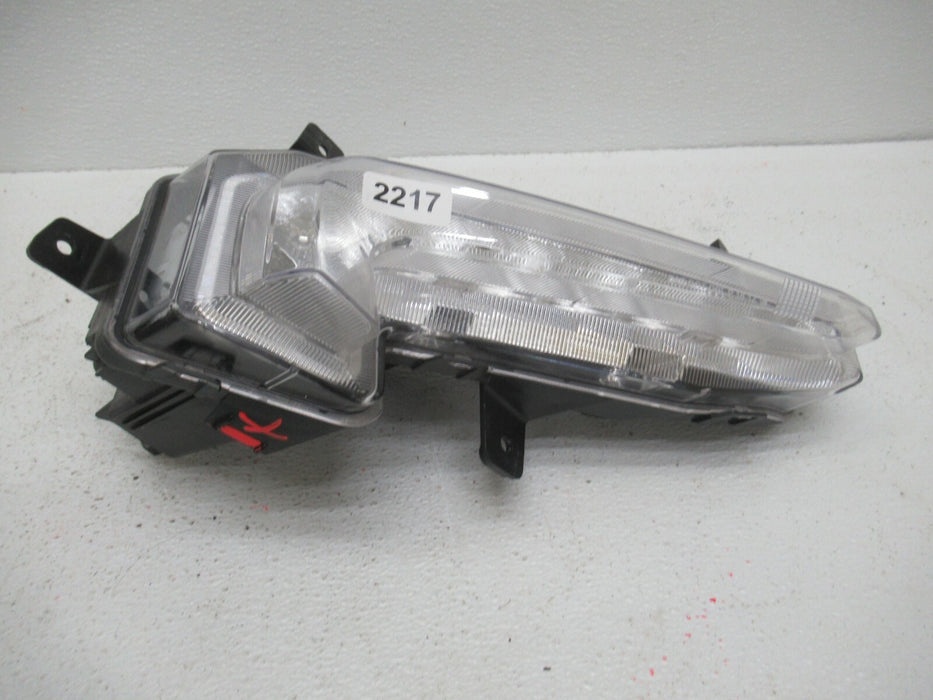 2016-2018 CHEVROLET MALIBU FRONT RIGHT PASSENGER SIDE FOG LIGHT LAMP LENS OEM