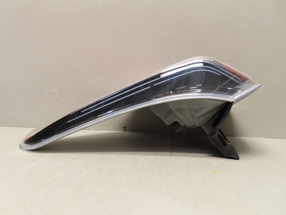 2014 2015 2016 TOYOTA HIGHLANDER REAR RIGHT TAIL LIGHT OEM OUTER HALOGEN