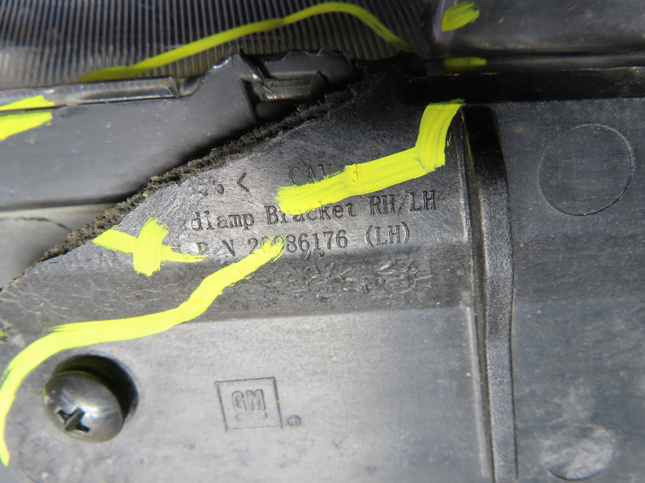 2013-2017 CHEVROLET TRAVERSE LEFT DRIVER SIDE HEADLIGHT HALOGEN OEM 23235887