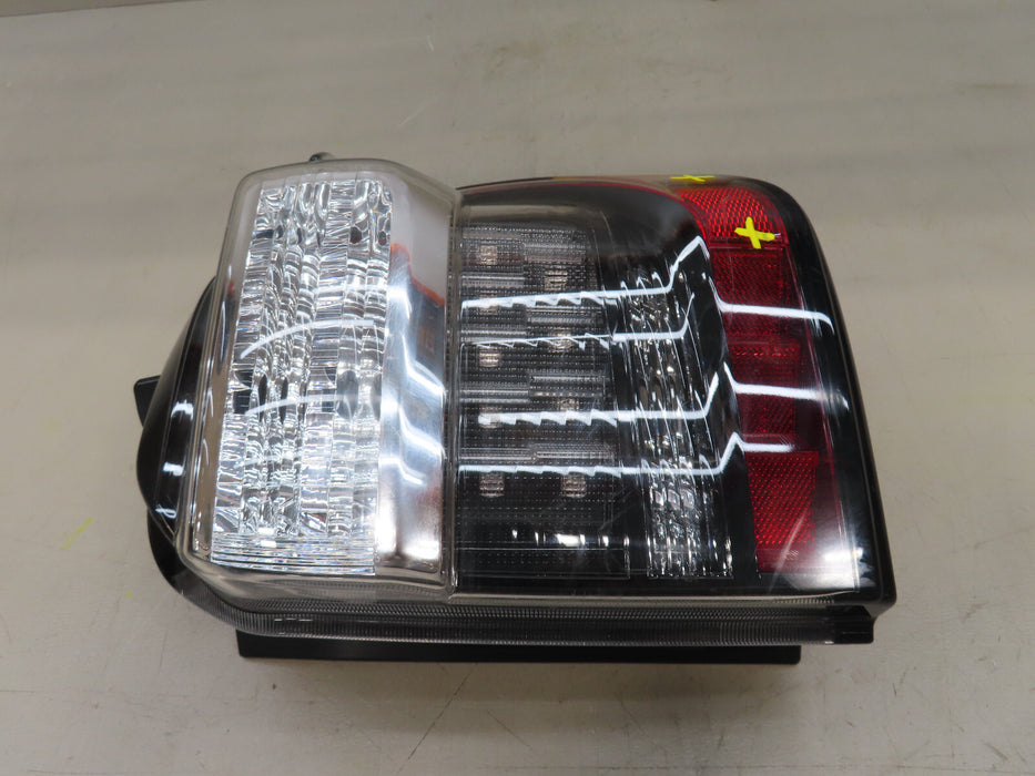 2014-2023 TOYOTA 4RUNNER REAR RIGHT PASSENGER TAIL LIGHT OEM