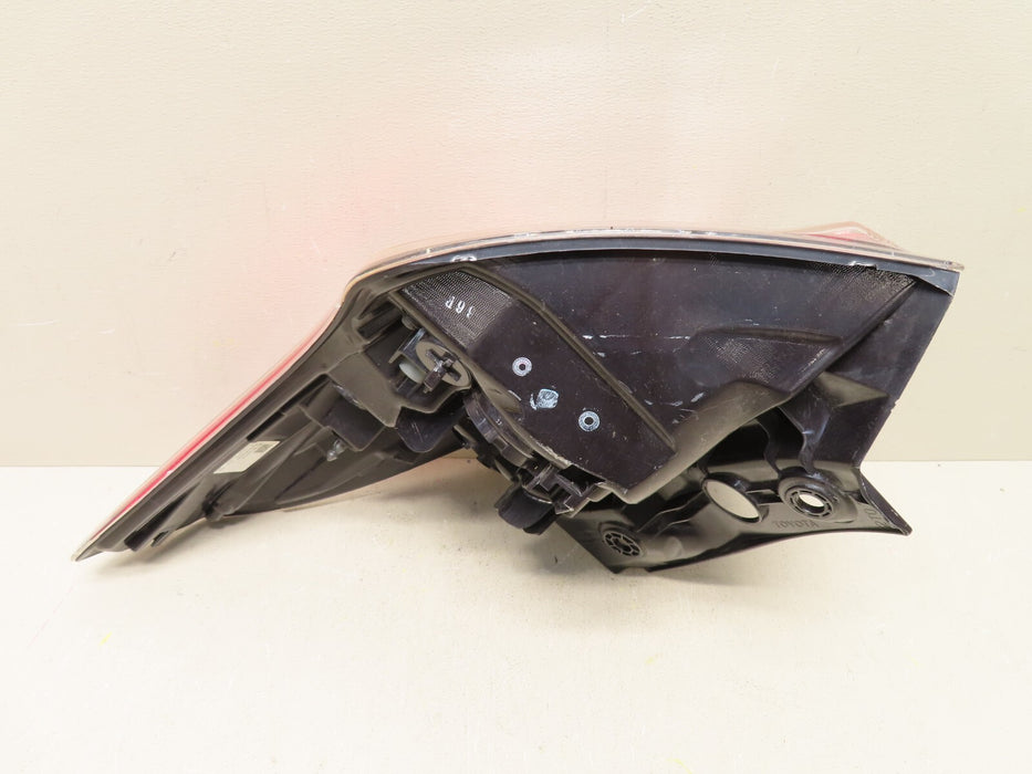 2016 2017 2018 TOYOTA RAV4 LEFT DRIVER LH SIDE HALOGEN TAIL LIGHT LAMP OEM
