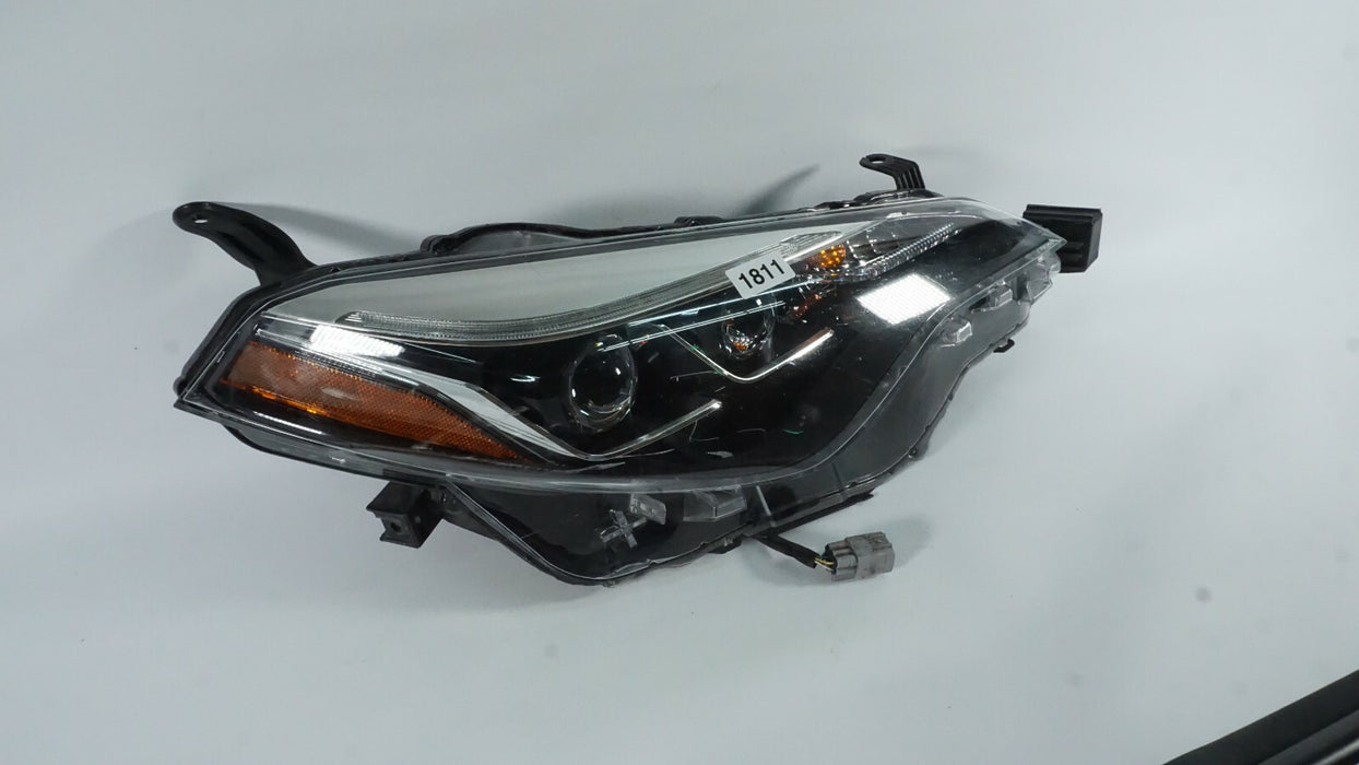 2017-2019 TOYOTA COROLLA FRONT RIGHT PASSENGER SIDE HEADLIGHT HEAD LAMP OEM