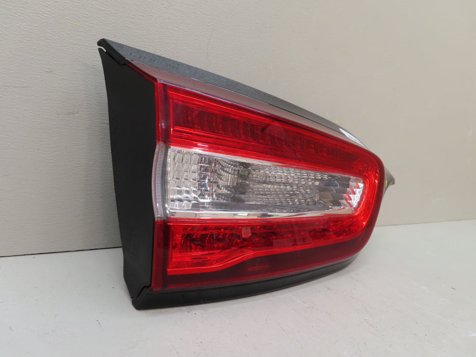 2014-2018 JEEP CHEROKEE REAR LEFT DRIVER INNER TAIL LIGHT OEM 68102920AC