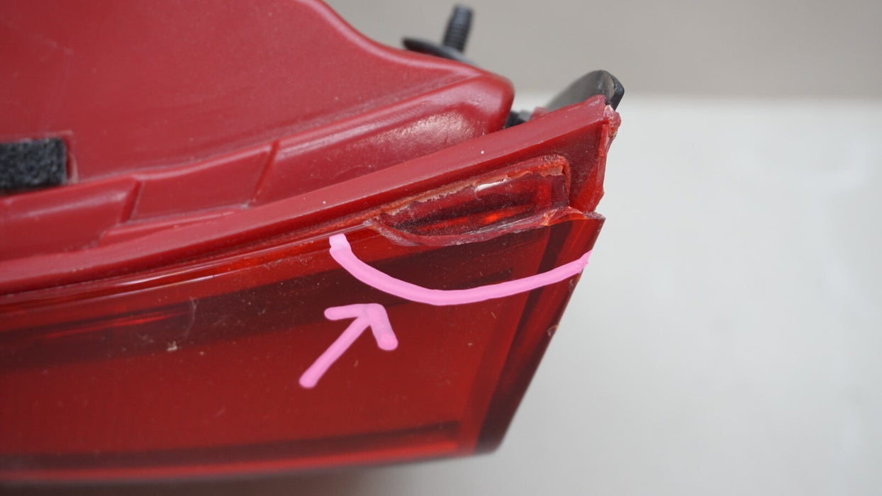2016-2018 HYUNDAI TUCSON REAR RH RIGHT PASSENGER SIDE INNER TAIL LIGHT OEM