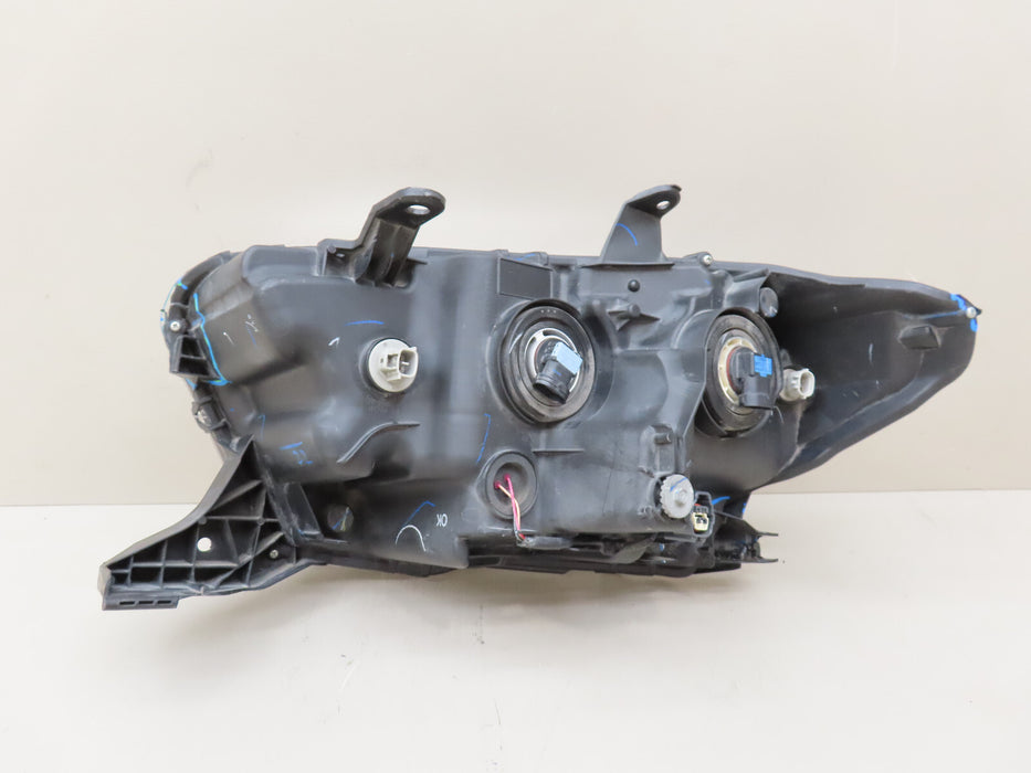 2016-2020 TOYOTA TACOMA FRONT RIGHT PASSENGER HEADLIGHT HALOGEN OEM