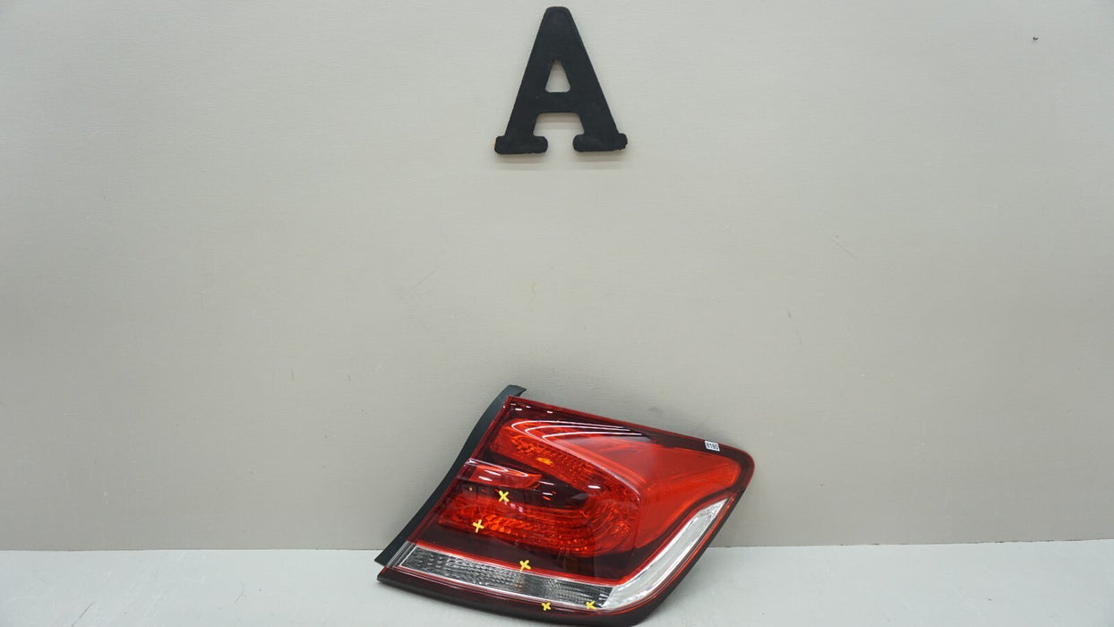 2013-2015 HONDA CIVIC SEDAN REAR RIGHT PASSENGER SIDE TAIL LIGHT OEM 13 14 15