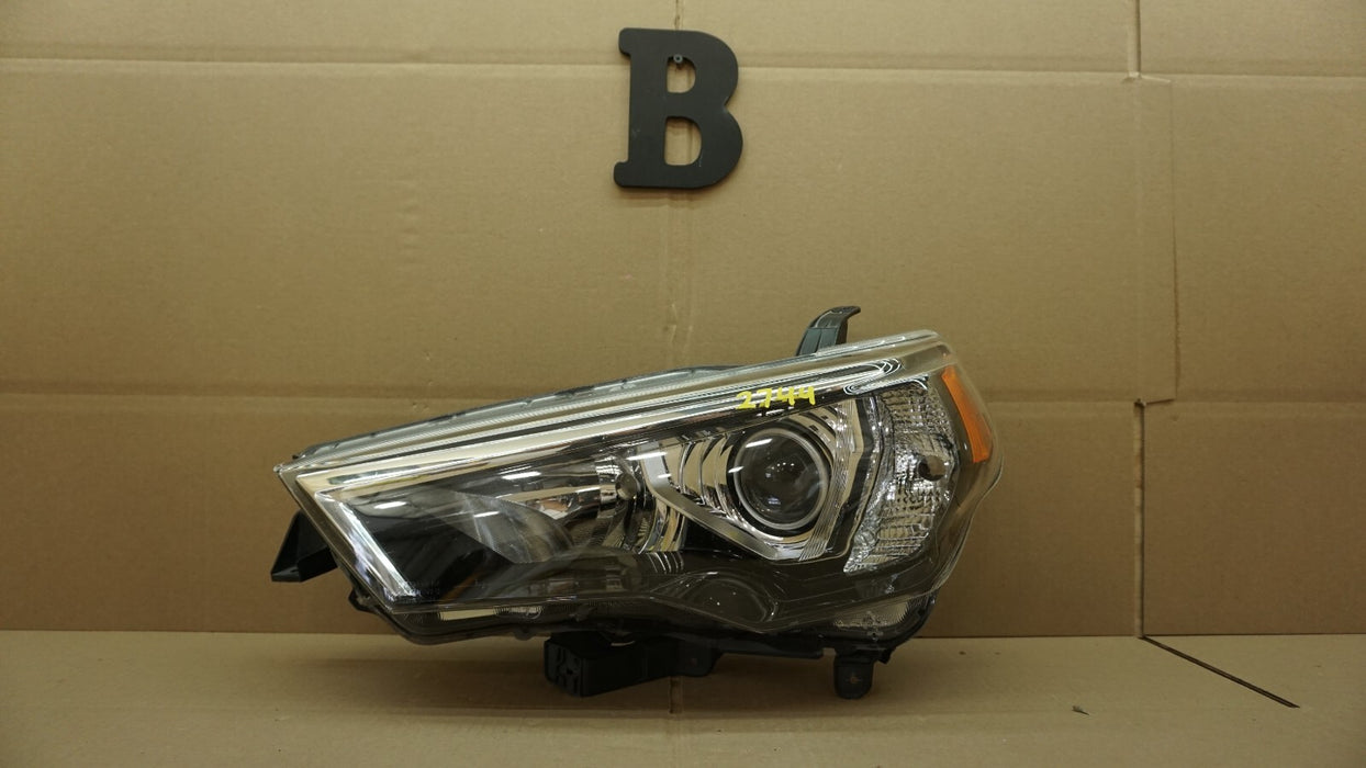 2014-2019 TOYOTA 4RUNNER FRONT LEFT DRIVER SIDE HEADLIGHT HALOGEN OEM