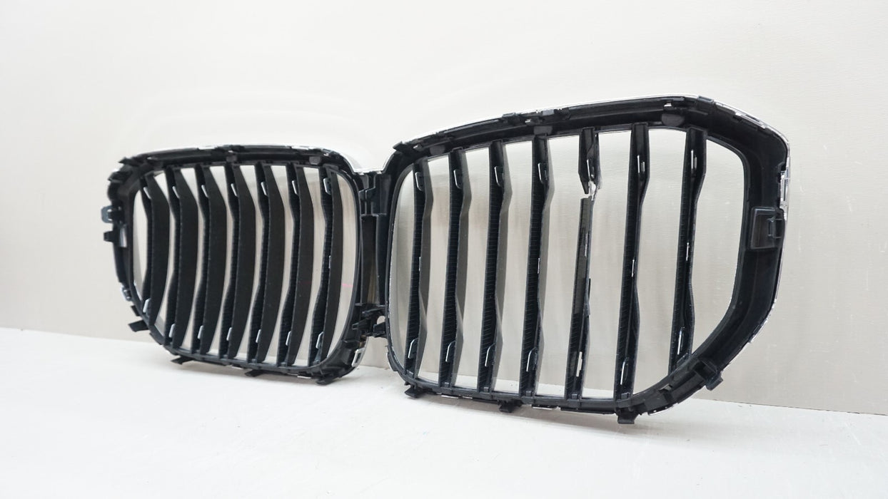 2019-2023 BMW X5 G05 FRONT UPPER BUMPER RADIATOR GRILLE OEM 7454887