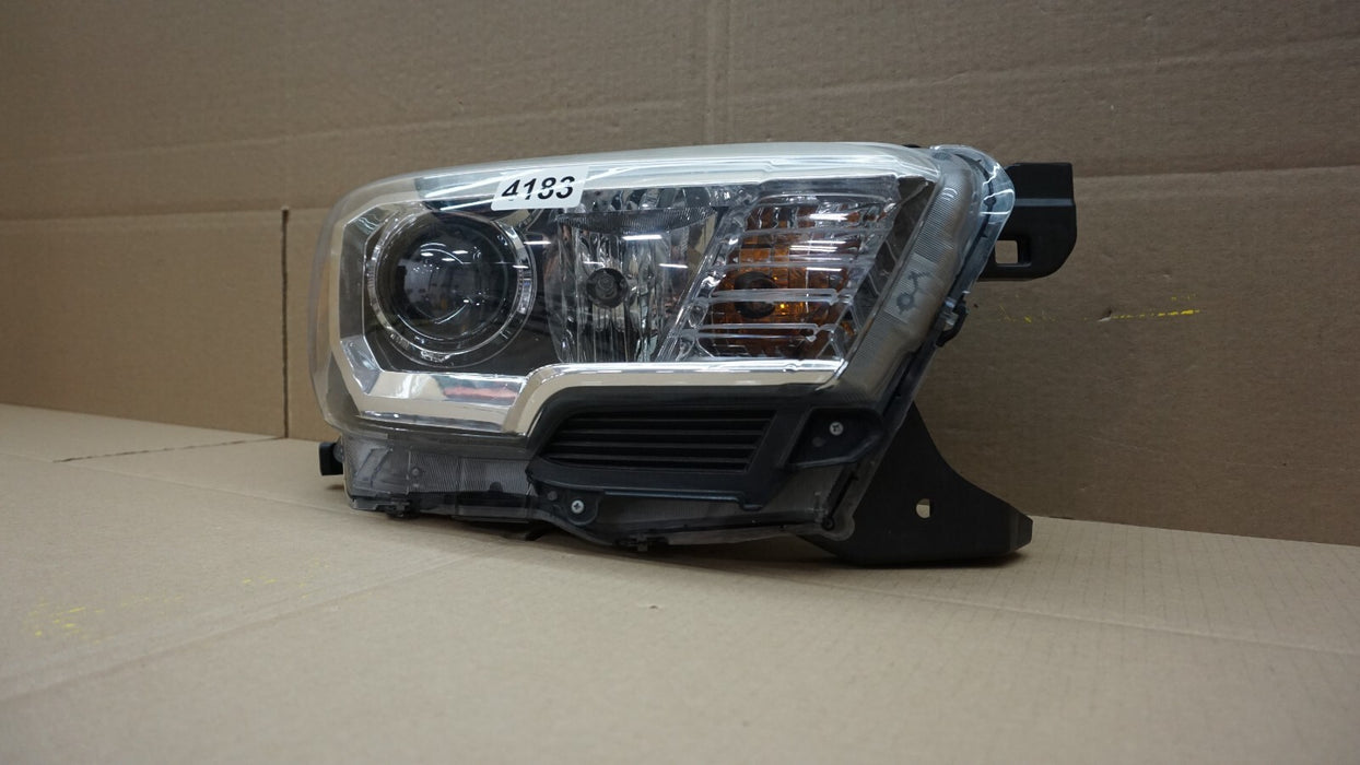 2016-2022 TOYOTA TACOMA FRONT RIGHT PASSENGERS SIDE HEADLIGHT CAPA