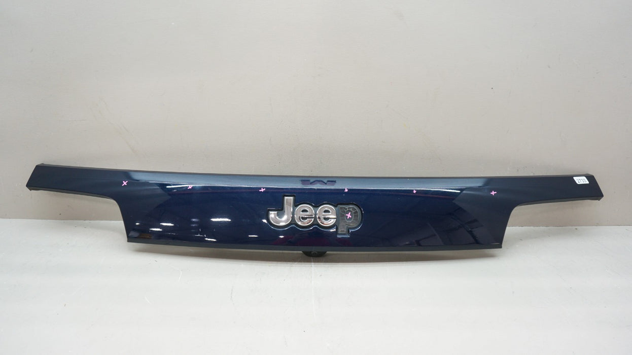 2014-2021 JEEP GRAND CHEROKEE REAR LIFTGATE MOLDING W/ CAMERA 1WD55TRMAD OEM