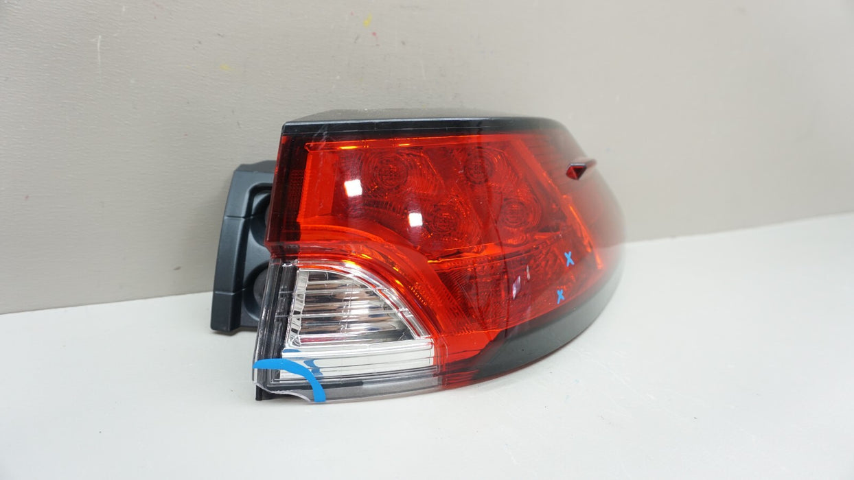 2022-2023 TOYOTA COROLLA CROSS REAR RH RIGHT PASSENGER SIDE OUTER TAIL LIGHT OEM