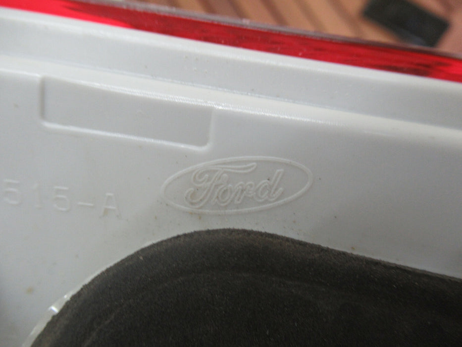 2013 2014 2015 2016 FORD ESCAPE RIGHT TRUNK LID TAILLIGHT LAMP OEM