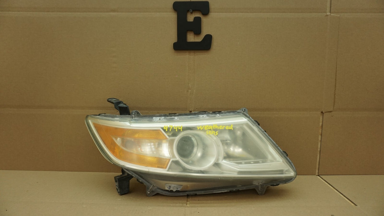 2011-2013 HONDA ODYSSEY FRONT RIGHT PASSENGER SIDE HALOGEN HEADLIGHT OEM