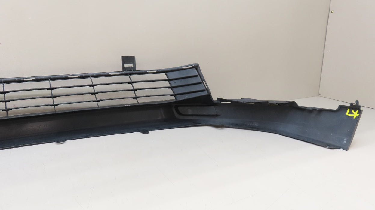 2017-2019 TOYOTA HIGHLANDER FRONT LOWER BUMPER COVER VALANCE OEM