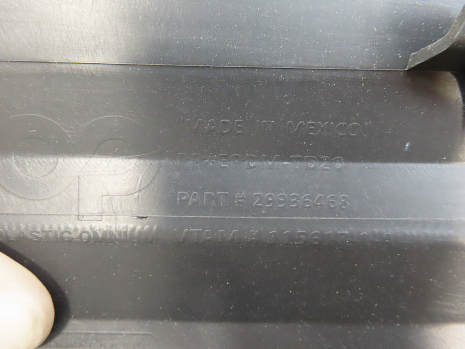 2015-2020 CHEVROLET TAHOE GMC YUKON REAR BUMPER STEP PLATE COVER OEM 29936468