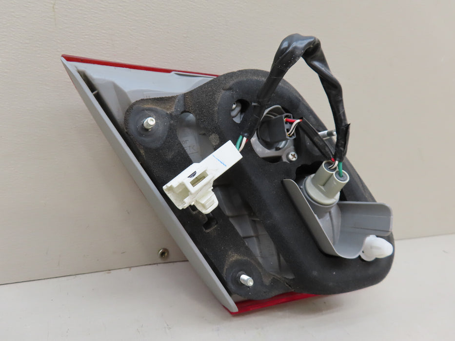 2007-2009 TOYOTA CAMRY REAR RIGHT PASSENGER SIDE TRUNK INNER TAIL LIGHT OEM