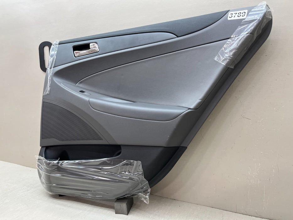 2011-2014 HYUNDAI SONATA RH RIGHT PASSENGER REAR DOOR TRIM 83320-3Q050 OEM
