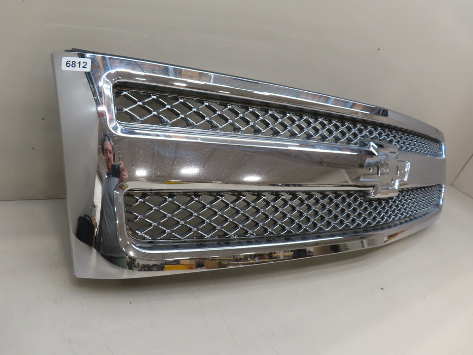 2007-2013 CHEVROLET SILVERADO 1500 FRONT RADIATOR GRILLE GRILL OEM