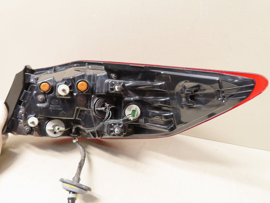 2019 2020 HYUNDAI ELANTRA LEFT DRIVER LED/HALOGEN TAIL LIGHT OUTER OEM