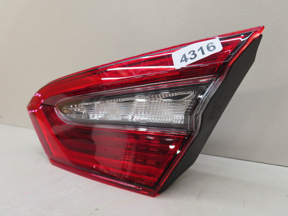 2021 2022 TOYOTA CAMRY PASSENGER RIGHT INNER TAIL LIGHT OEM