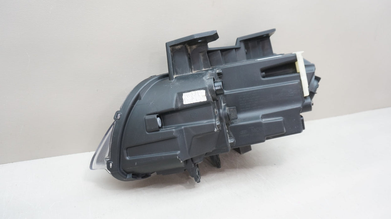 2022-2023 HYUNDAI KONA FRONT RIGHT SIDE HALOGEN HEADLIGHT OEM 92102J9520