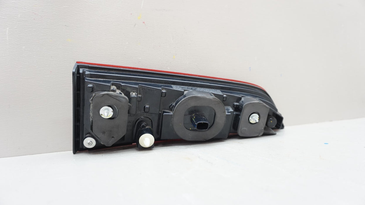2016-2018 HONDA PILOT REAR RH RIGHT PASSENGER SIDE INNER TAIL LIGHT OEM