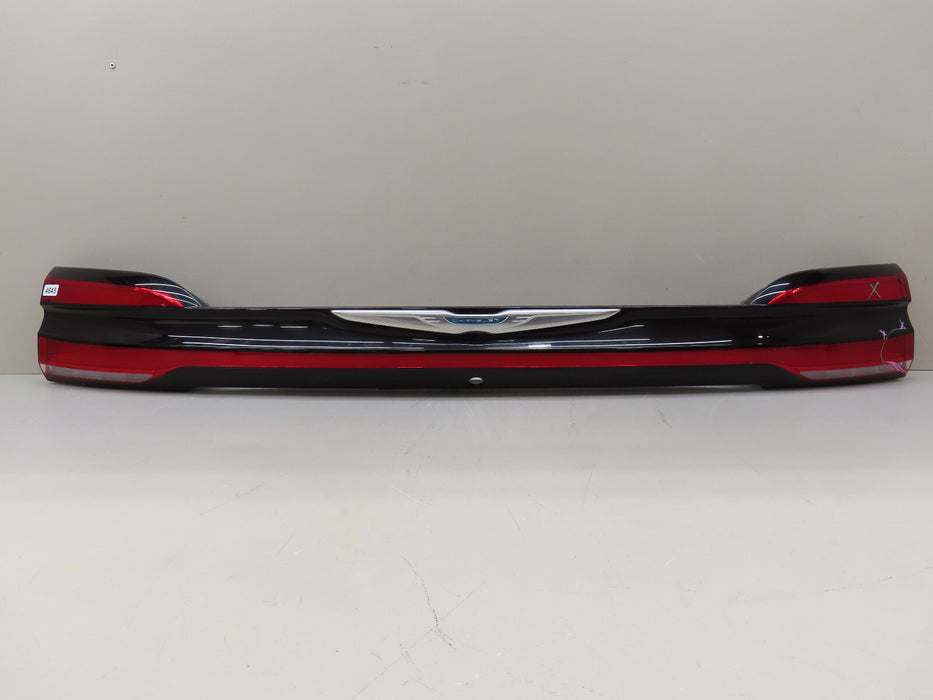 2021-2024 CHRYSLER PACIFICA REAR CENTER LIFT GATE TAIL LIGHT OEM