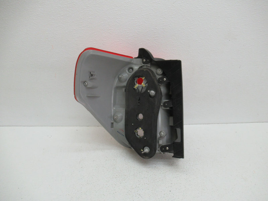 2010 - 2013 TOYOTA 4RUNNER RAER RIGHT PASSENGER SIDE TAIL LIGHT BRAKE LAMP OEM