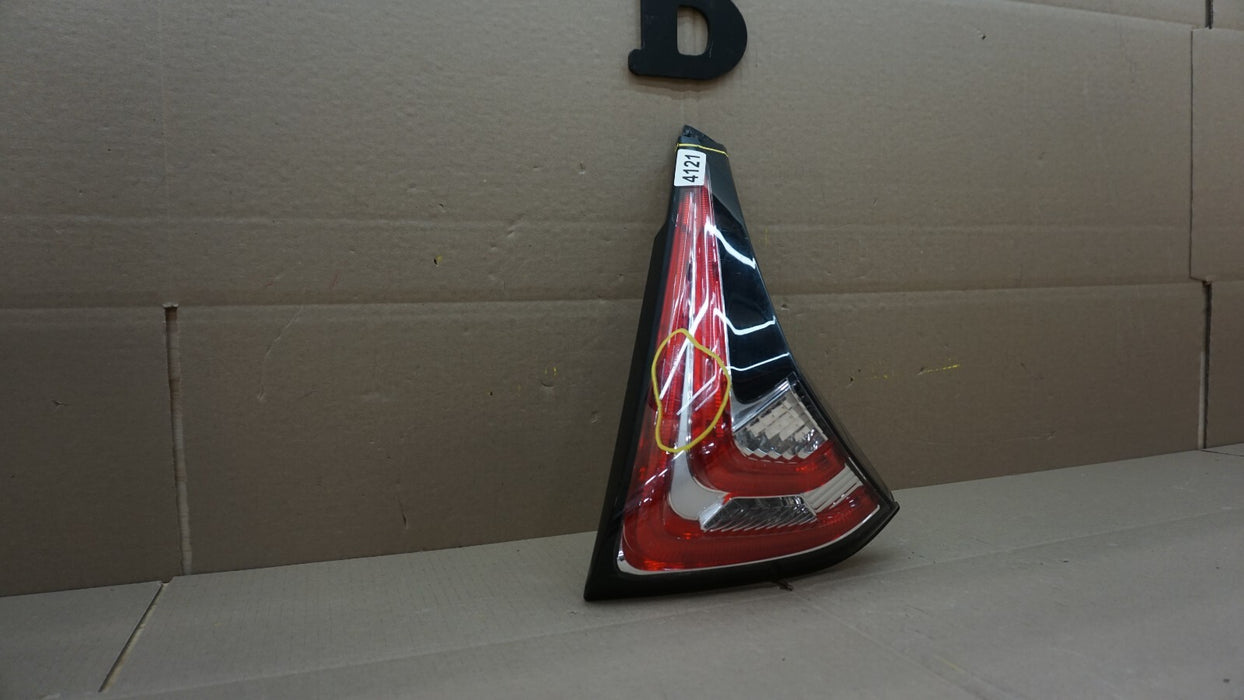 2015-2018 NISSAN MURANO RIGHT PASSENGER SIDE INNER TAIL LIGHT OEM 15 16 17 18