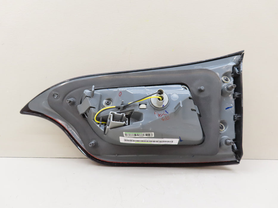 2014-2018 JEEP CHEROKEE REAR LEFT DRIVER INNER TAIL LIGHT OEM