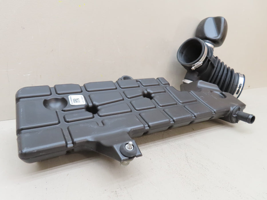 2018-2023 BUICK ENCLAVE CHEVROLET TRAVERSE AIR CLEANER OUTLET DUCT OEM 84522148