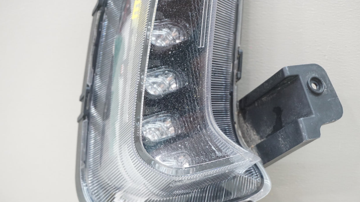 2017-2018 HYUNDAI ELANTRA FRONT RH RIGHT PASSENGER SIDE FOG LIGHT OEM