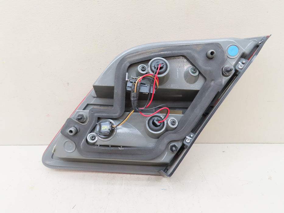 2013-2019 FORD TAURUS REAR LEFT DRIVER SIDE TRUNK INNER TAIL LIGHT OEM
