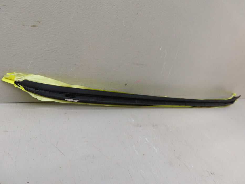 2019-2024 BENTLEY CONTINENTAL GTC RIGHT SIDE EXTERIOR WINDOW SEAL OEM