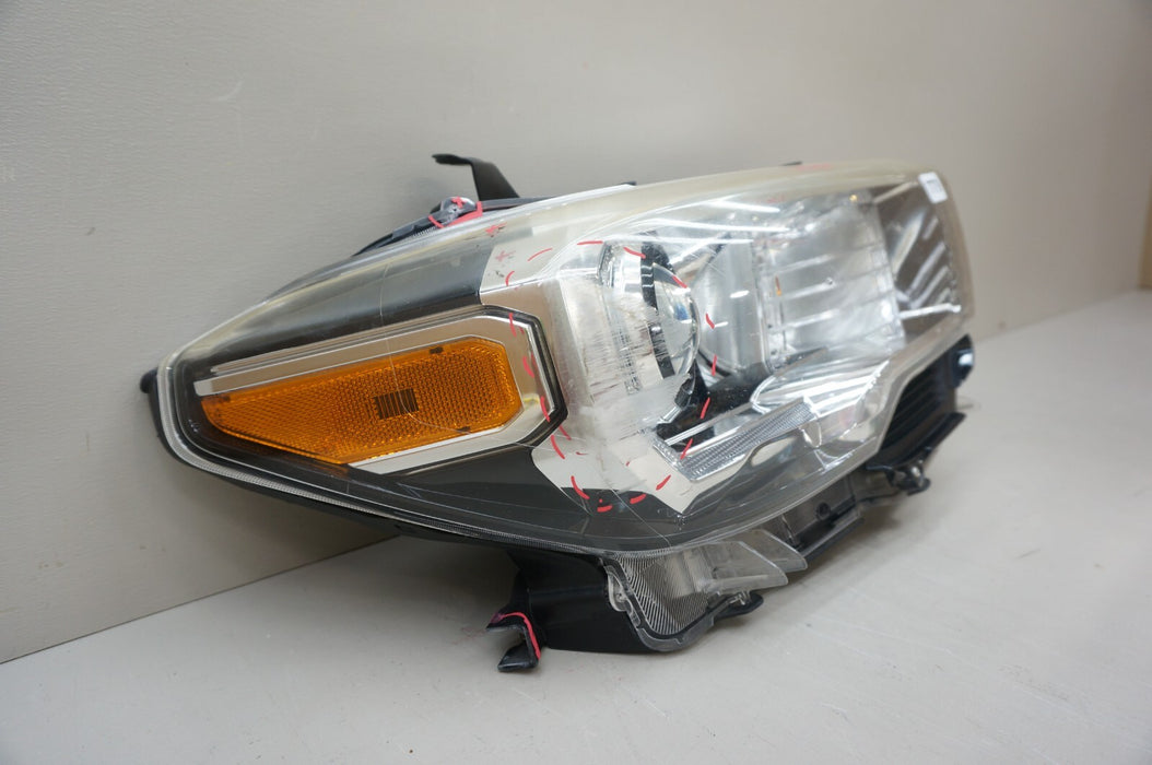2016-2023 TOYOTA TACOMA FRONT RIGHT PASSENGER SIDE HEADLIGHT HALOGEN OEM