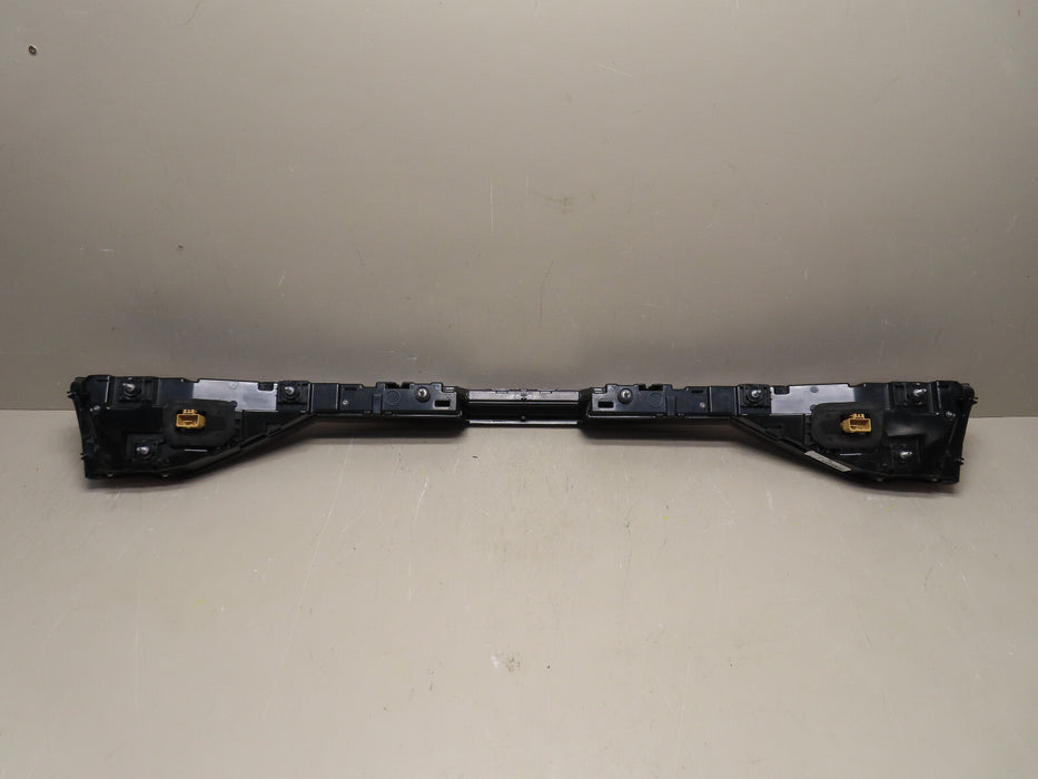 2019 - 2023 AUDI A8 L REAR TRUNK LID CENTER TAILLIGHT LIGHT LAMP OEM 4N0945095H