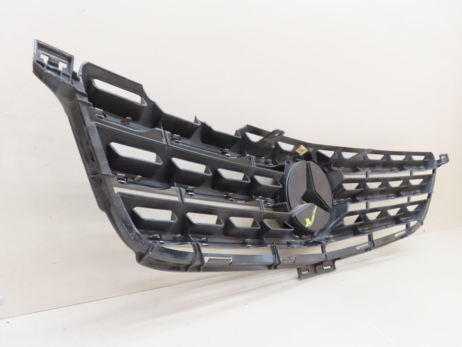 2012-2015 MERCEDES-BENZ ML CLASS W166 FRONT RADIATOR GRILLE OEM A0008880060