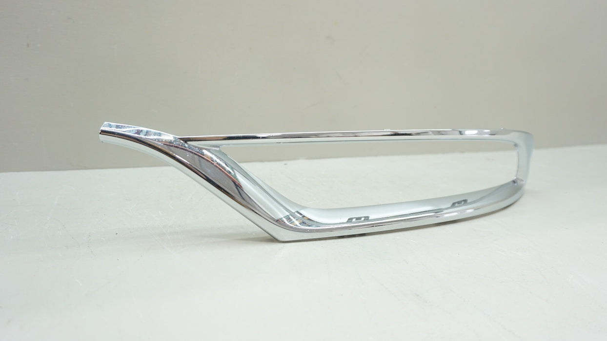 2015-2020 CHRYSLER 300 FRONT LEFT DRIVERS SIDE FOG LIGHT BEZEL TRIM OEM