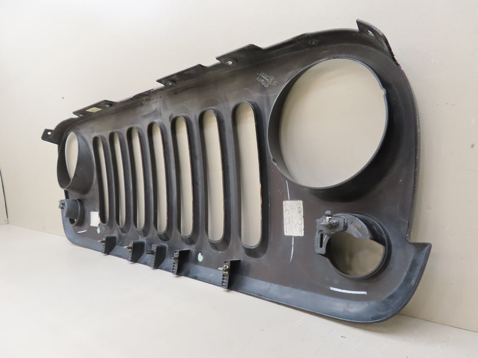 2007-2018 JEEP WRANGLER JK FRONT RADIATOR GRILL GRILLE OEM 1BM91TRM